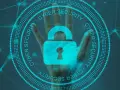 Mano con candado digital y círculo de "CYBER SECURITY". Ideal para quienes buscan los mejores cursos de ciberseguridad.