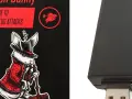 Un libro sobre "Bash Bunny" y un dispositivo USB negro. El libro muestra un conejo con sombrero y abrigo, listo para atacar.
