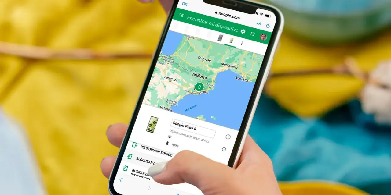 Muestra cómo activar localizador de móvil en Google. Se ve un mapa de España y Francia en un teléfono, con opciones para reproducir sonido o borrar datos.