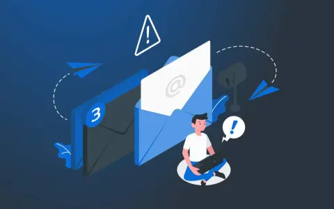 Un hombre con portátil recibe correos sospechosos, una advertencia de qué es phishing.