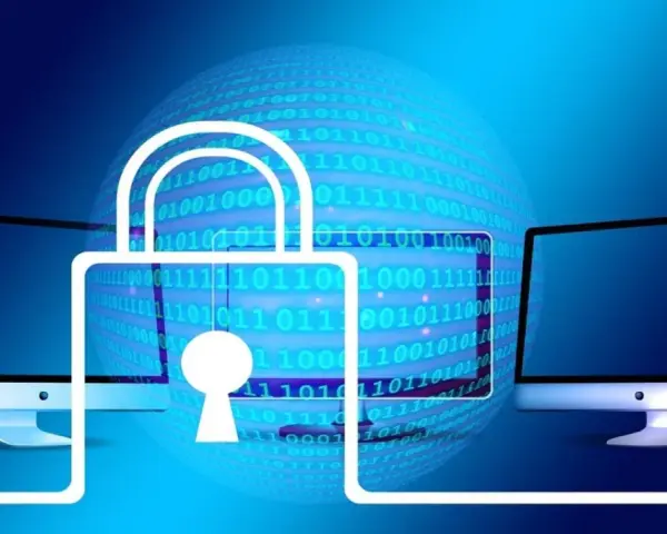 Dos ordenadores conectados a un globo terráqueo con código binario y un candado. ¿Telnet qué es? Seguridad digital.