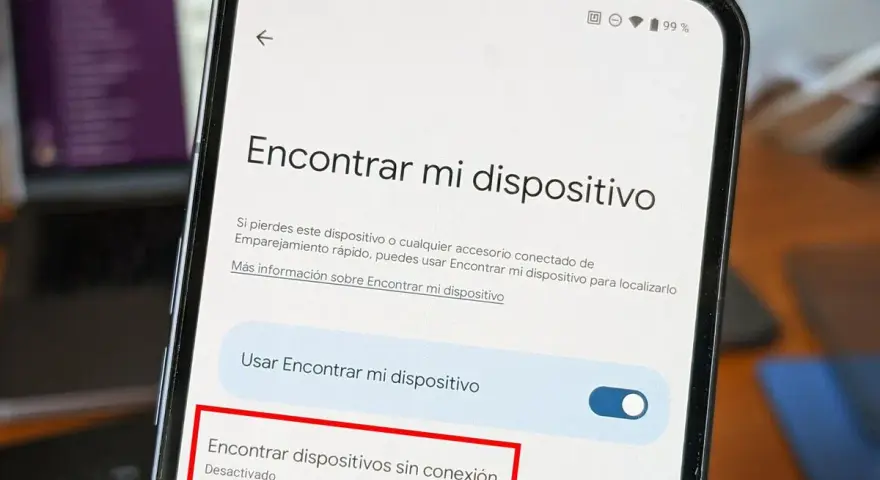 Pantalla de un teléfono Android mostrando la opción "Encontrar dispositivos sin conexión" desactivada, parte de la función localizador de dispositivos android.
