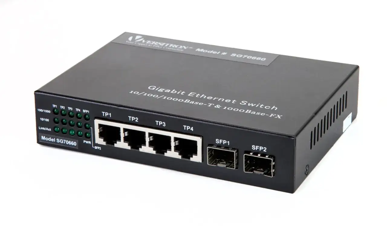 Switch Gigabit Ethernet con puertos TP y dos puertos SFP para conexiones de fibra &oacute;ptica.