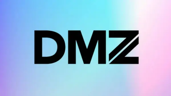 Logo "DMZ" en negro sobre fondo degradado azul y rosa. DMZ router.